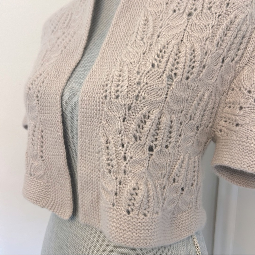 Elegant Cashmere Lace Knit Sweater - Picture 3 of 11